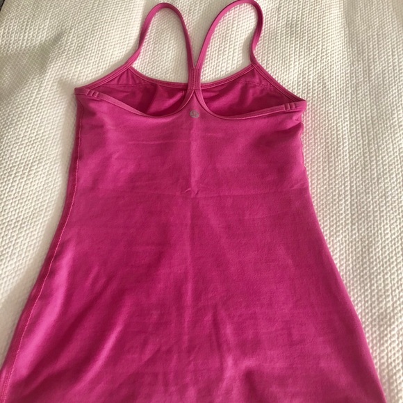 Lululemon tank size 4 - Picture 2 of 4